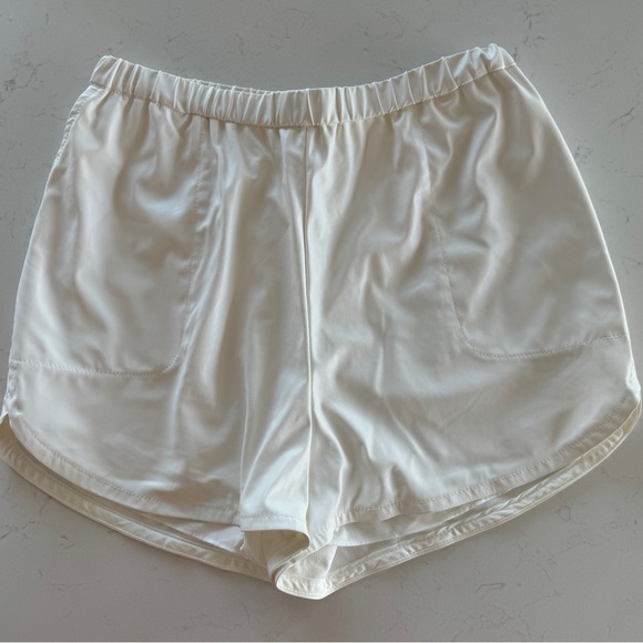 INTERMIX Pants - Intermix White Leather Shorts | Size Small
